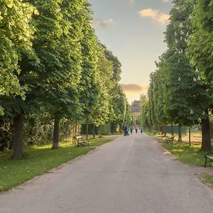 Limehome Karajangasse דירה