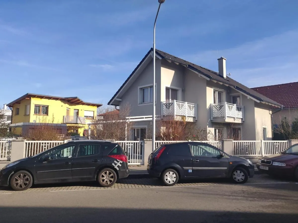 Relax - Ferienhaus in Wien 0*,